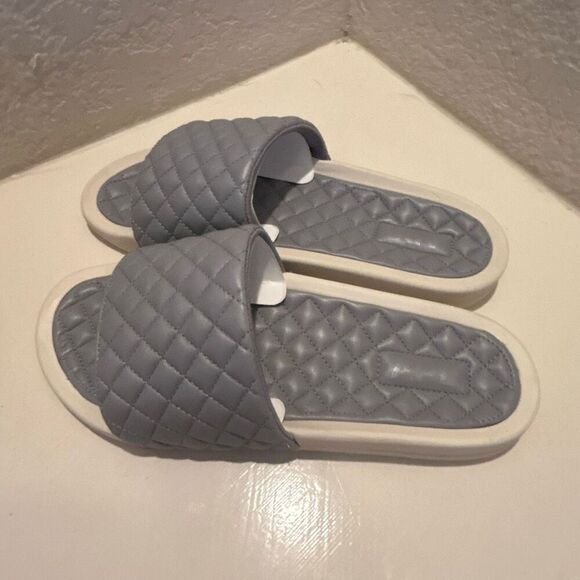 APL Men\'s Size 9 Lusso Slide Sandals Cement Gray Pool Beach Vacation Resortwear main image 7